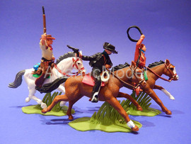 Солдатики 1/32 DSG Три фигуры конных ковбоев