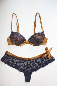 Бюст 70A и шорты-стринги 42 Princesse tam-tam за 2 500 руб.