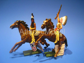 Солдатики 1/32 Britains Индейцы Вождь и воин 7