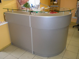 Стойки-ресепшен на заказ