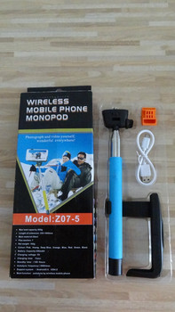 Палка для селфи с Bluetooth кнопкой на ручке