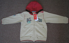 Продам новую толстовку 100 см на мальчика (с бирками).