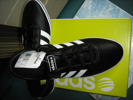 Бутсы и кроссовки adidas новые 6