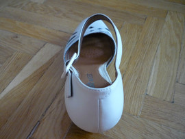 Продаю новые белые летние туфли Сlarks (разм. 4)