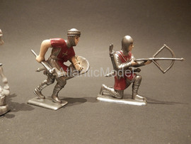 солдатики 1/32 Supreme Крестоносцы Серая лошадь TSSD 3