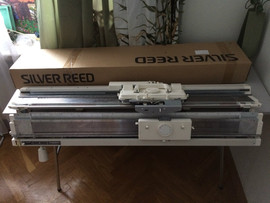 Продам вязальную машинку Silver Reed SK280/SRP60N