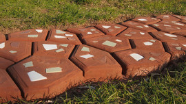 Форма для изготовления садовых дорожек 2