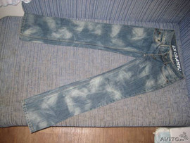 Продаю джинсы в отличном состоянии размер 27-28