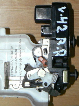 Замок двери задней правой 05054438AA Chrysler Pacifica 04894268A 2