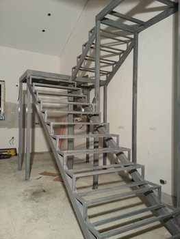 Металлические внутридомовые лестницы,изготовление