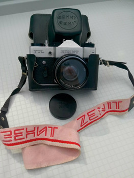 Продам Фотоаппарат ЗЕНИТ-TTL.Обьяктив Гелиос-44м 3