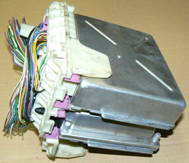 Блок управления двигателем Volvo 2.8