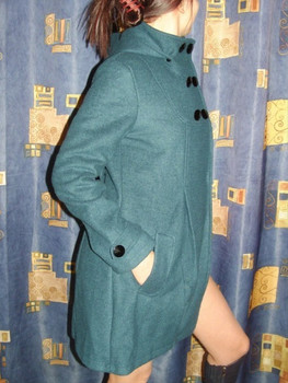 продаю весеннее пальтишко