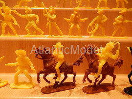 Солдатики 1/32 Hofler Ковбои Четвертый Желтый 28 6