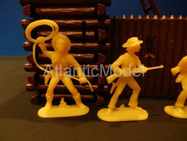 Солдатики 1/32 Hofler Конные индейцы ковбои желтые