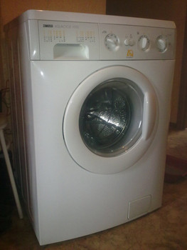 Продаю стиральную машинуа Zanussi FA 1032