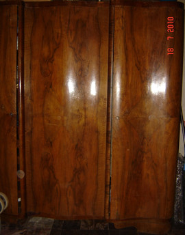 Шкаф трехстворчатый