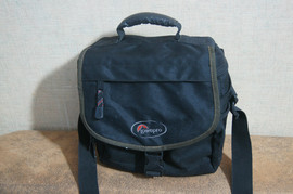 Фотосумка Lowepro Nova 2