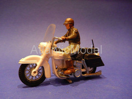 Солдатики 1/32 Britains Американский шериф Харлей 9