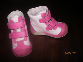 Продам осенне-весеннюю обувь на девочку в отличном состоянии 22