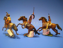 Солдатики 1/32 Britains Конные индейцы 3 фигуры 7