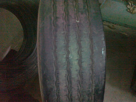 Продам две грузовые шины бу Michelin XZE 2+ 30570 R19,5