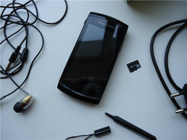 Новый Sony Ericsson U5i Vivaz Black (Ростест,оригинал) 9