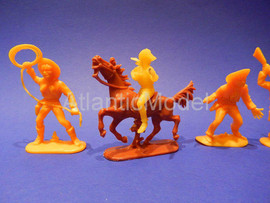 Солдатики 1/32 Hofler Ковбои Второй Желтый 4 фигур