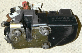 Замок задней двери Chrysler 300C