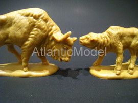 Солдатики 1/32 Atlantic Стоящий бизон и теленок 3