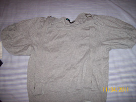 свитер с коротким рукавом модный