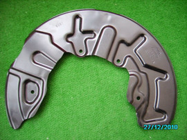 Ауди A4. Защитный кожух тормозного диска (пер. левый).