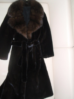 Шубу норковую BlackGlama с соболем продаю