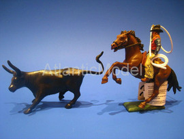 Солдатики 1/32 Britains Ковбой с лассо и корова 5