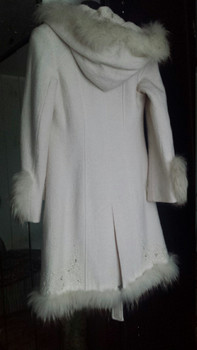 Новое шерстяное белое пальто с капюшоном с ручной вышивкой 70 % 2