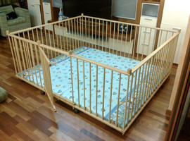 Большой детский деревянный манеж 1.7х2.0м с калиткой.