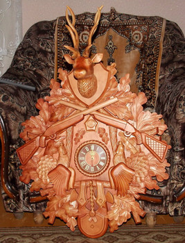 часы резные из дерева