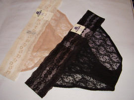 B'Temptd by Wacoal кружевные трусики.новые.