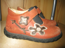 Продаю осенние ботиночки для девочки фирмы MODO