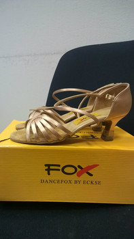 продам бальные туфли