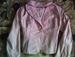 Пиджак нежно-розовый.