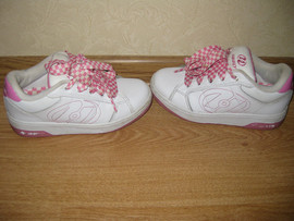 Продам роликовые кроссовки фирмы Heelys 3
