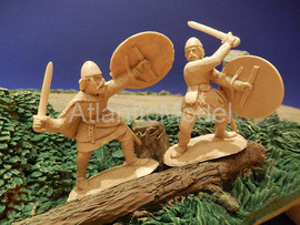 Солдатики 1/32 CONTE Викинги 3 шт Первый комплект 4