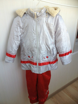 Продаю зимний костюмчик для девочки.
