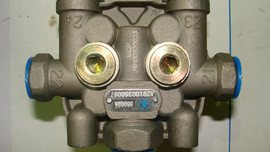 Клапан 4-х контурный защитный тормозной системы тип 2 № 81.52151