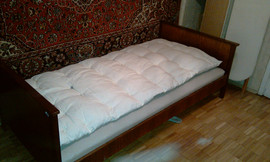 кровать с матрасом