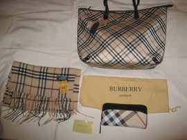 Продается женский набор BURBERRY