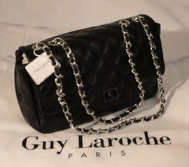 «Театральная» сумочка от GUY LAROCHE (Франция)