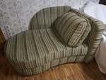 Красивый раздвижной спальный диванчик кушетка