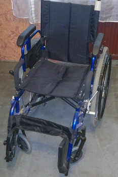 Кресло коляска инвалидная складная KY847L мало б/у